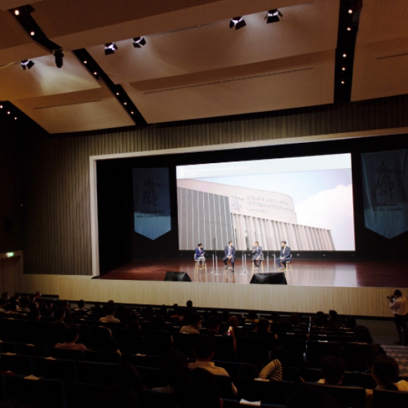 Meet the Heads - The Beginning of a Great Heart