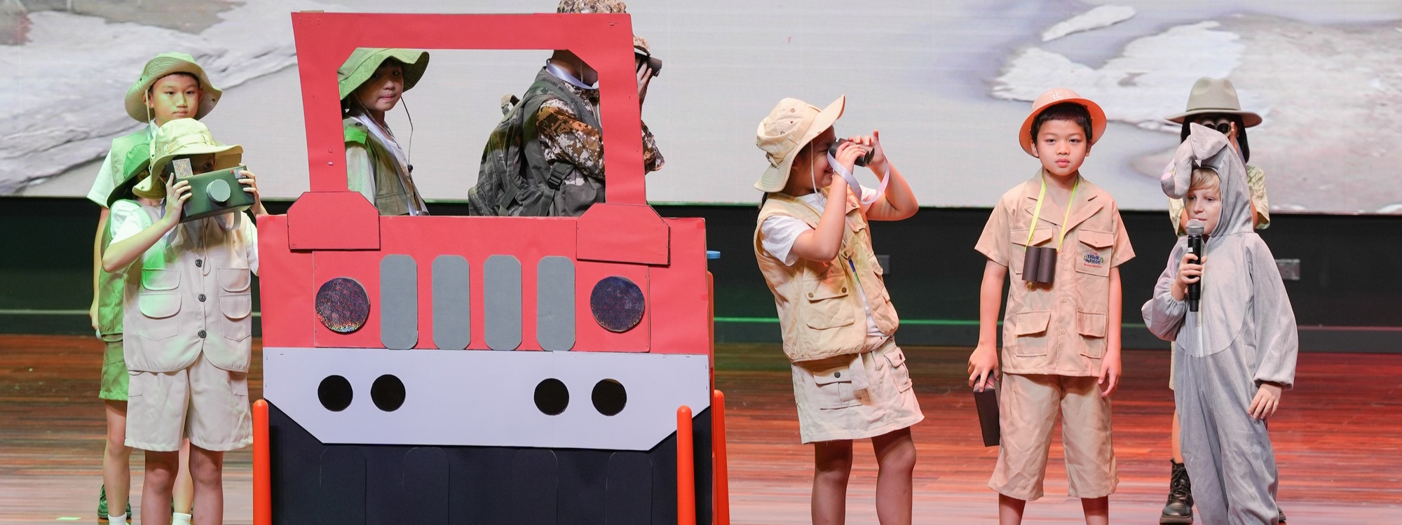 Year 4 Stars: Highlights from our spectacular 'Holiday Show'