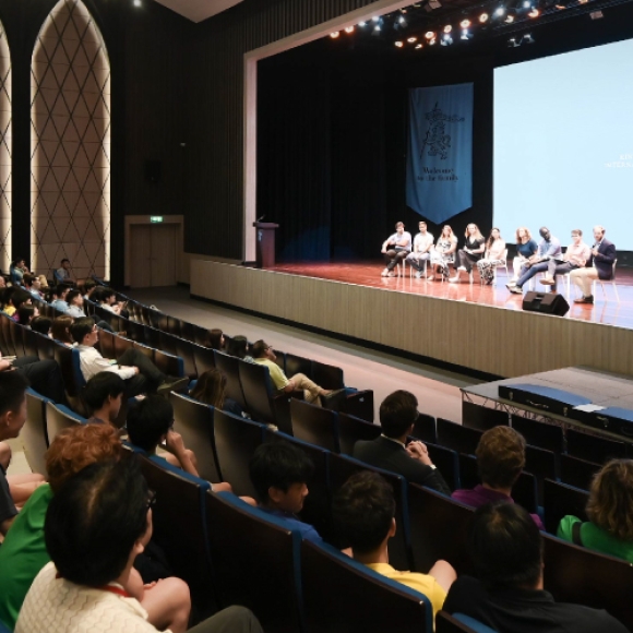 The 2024 US Case Studies & Mock Admissions: Exploring US University Education at King’s Bangkok